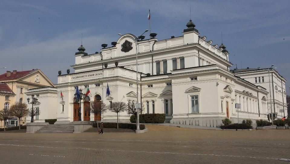 Първите внесени законопроекти в деловодството на НС вече са факт