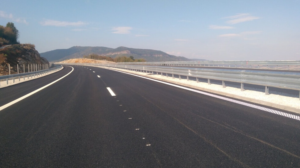 Утре пускат движението по ремонтираните 23 км на магистрала Тракия