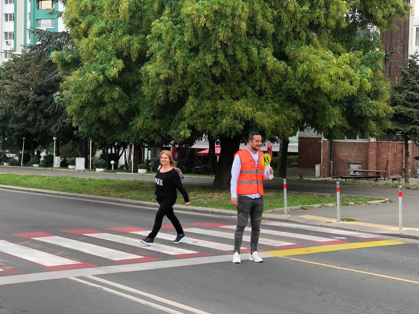 Две 11 годишни момиченца са блъснати на пешеходна пътека в Бургас