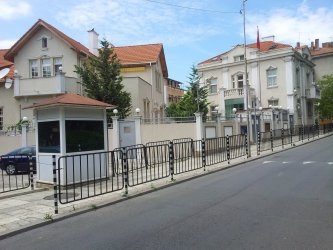 Съмнителен багаж край Турското консулство в Бургас вдигна на крак