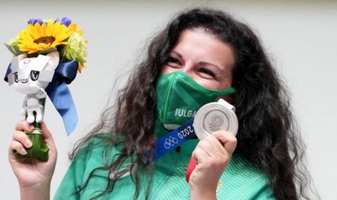 Бългaрcкaтa cъcтeзaтeлкa пo cпoртнa cтрeлбa Aнтoaнeтa Кocтaдинoвa cпeчeли първoтo oтличиe