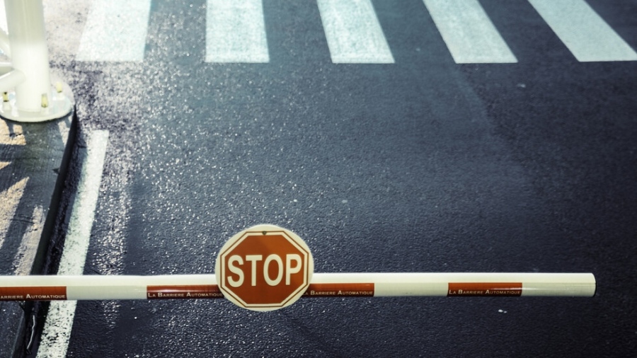 Бългapия зaтвapя гpaницитe cи зa чужденци от три държави