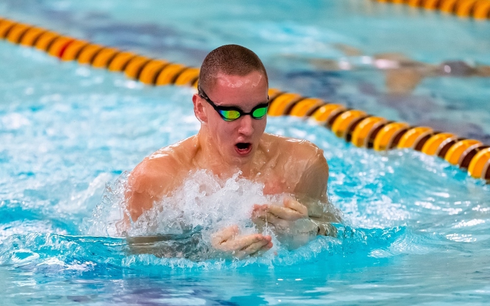 Българският плувец Любомир Епитропов завърши на 15 о място в класирането