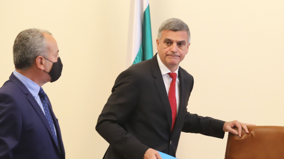 Извънредната епидемична обстановка се удължава до края на август реши