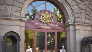 Парламентарно представените политически сили трябва възможно най скоро да намерят формулата