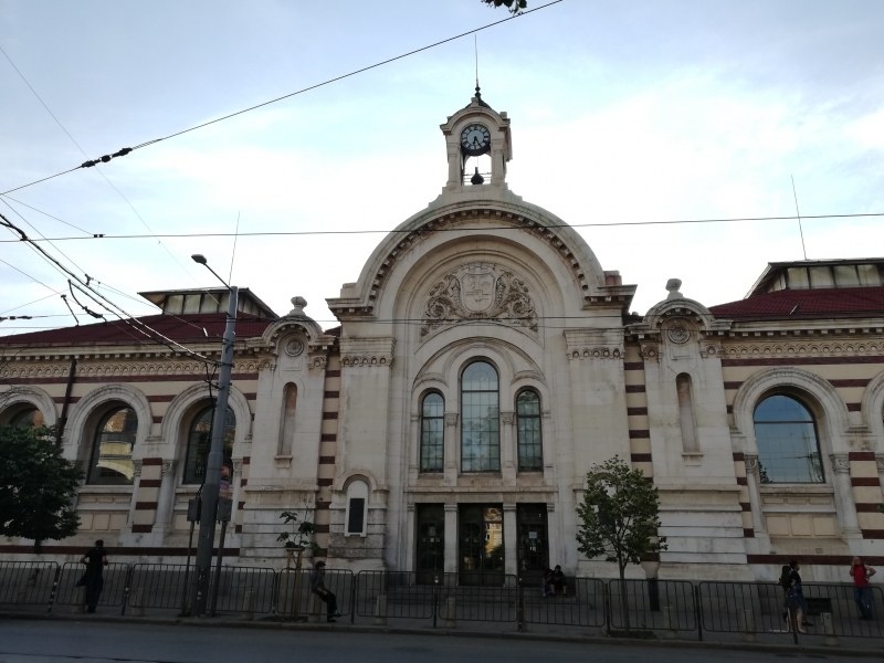 Пуснаха петиция в защита на софийските Хали в центъра на