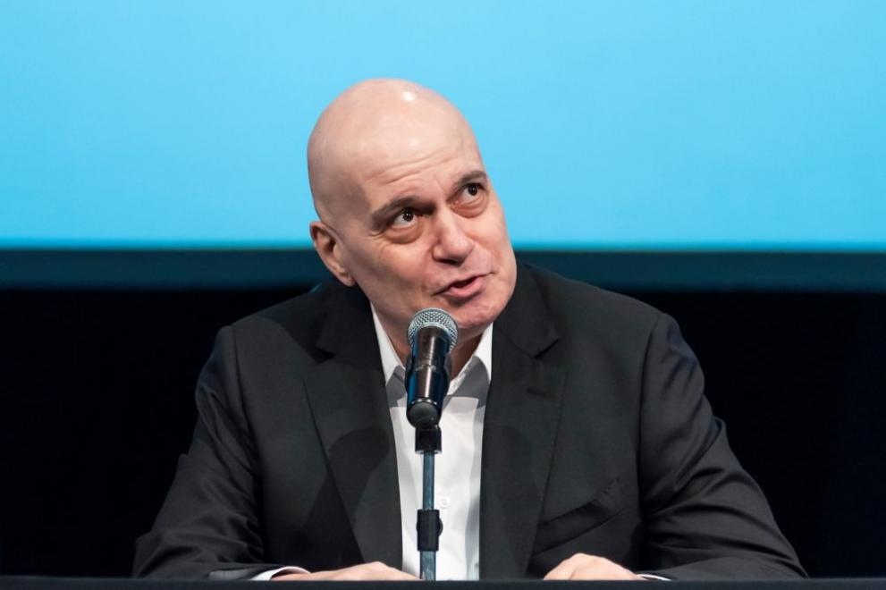 Лидерът на Има такъв народ Слави Трифонов обяви в профила