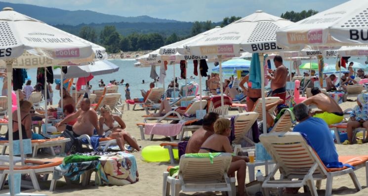 Туристическият сезон е в разгара си По Северното Черноморие плажовете