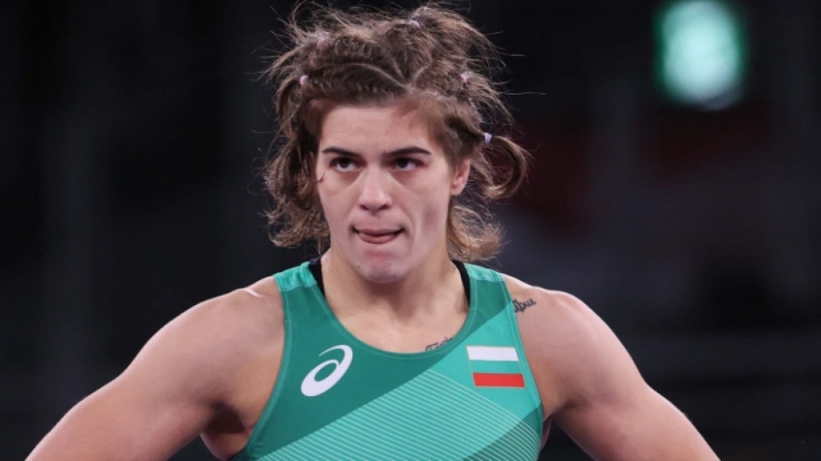 Тайбе Юсеин на полуфинал в Токио след втора победа