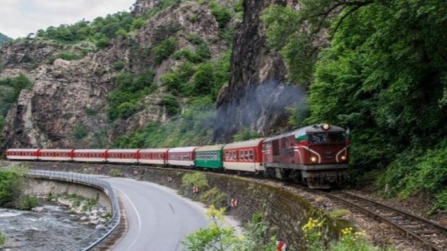 Специален туристически влак по теснолинейката на 7 август