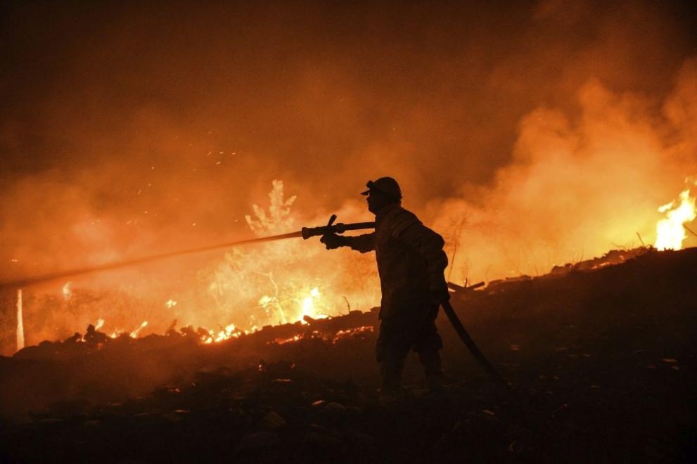198 пожара са гасили у нас за изминалото денонощие пожарникари
