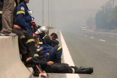 Правителството на Гърция обяви че ще затвори участъци от магистрали