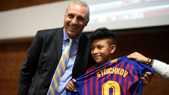 Българската легенда на Барселона Христо Стоичков пожела успех на Лионел
