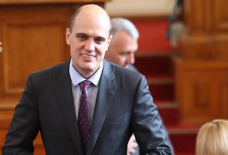 Във връзка с изнесените откровени неистини и внушения относно мен