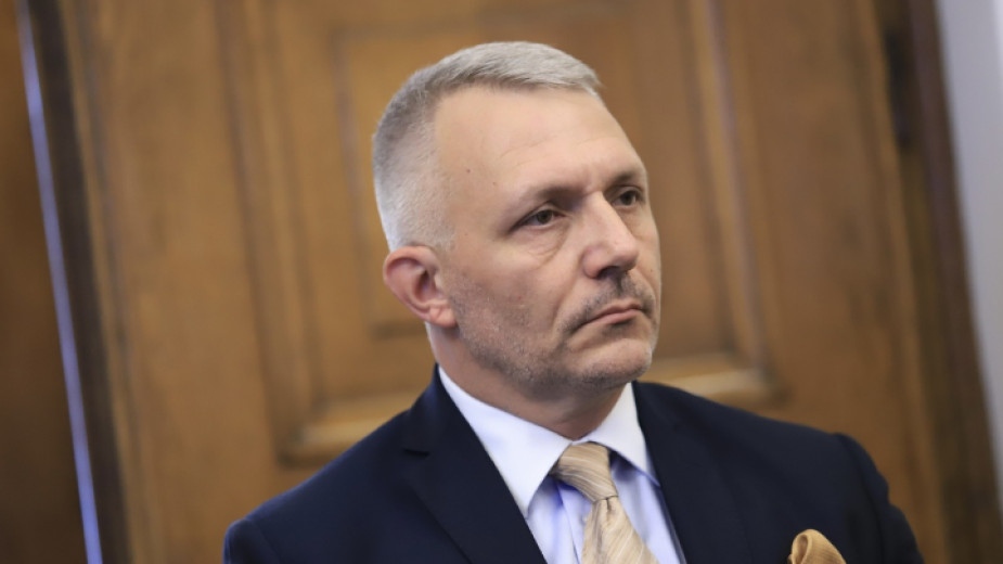 Имаме общо решение в частта да гласуваме всички заедно Заседанието