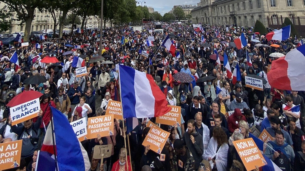 Френският министър на здравеопазването Оливие Веран обяви смекчаване на приложенията