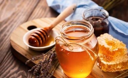 Цената на меда при продажба на дребно скача с една