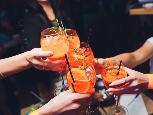 Всеки десети българин консумира алкохол ежедневно сочи последното проучване на