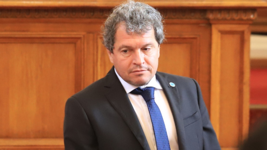 Председателят на депутатите от "Има такъв народ" Тошко Йорданов продължи