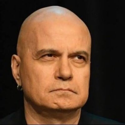 Лидерът на партия Има такъв народ Слави Трифонов публикува в