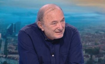 Парадокс е че не само лъжата но и истината застрашава