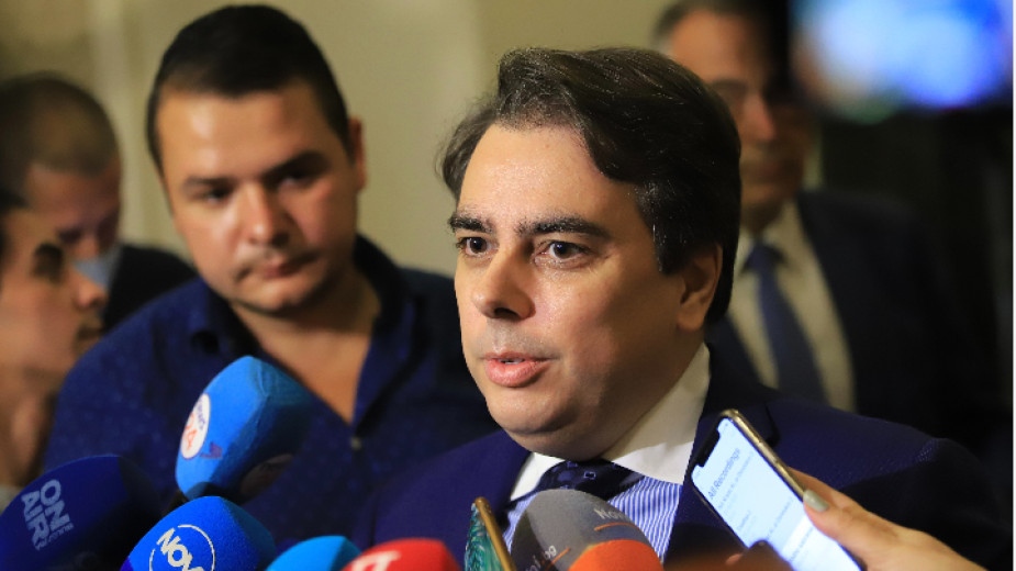 Пенсионерите може да останат без 50 левовата добавка през ноември ако