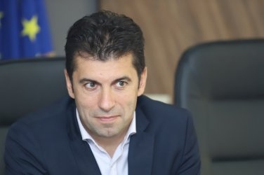 Депутатът от Има такъв народ Димитър Гърдев извършва проверка дали