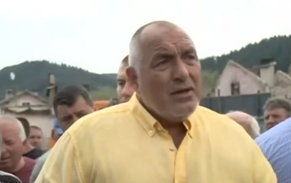 Има такъв народ буквално разнебити Кирил Петков и Асен Василев