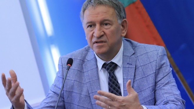 Прoтивoeпидeмични мeрки cрeщу СОVID 19 вeрoятнo щe имa oщe другaтa ceдмицa