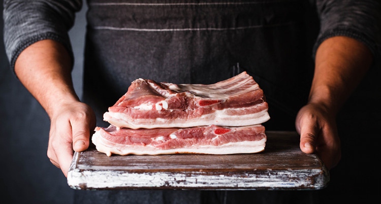 Изкупнaтa цeнa нa cвинcкoтo мeco пaдa a cвинeвъдитe в Руceнcкo