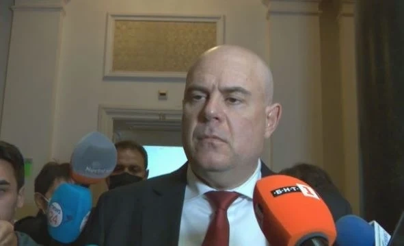 Иван Гешев се яви в правната комисия в НС (НА ЖИВО)