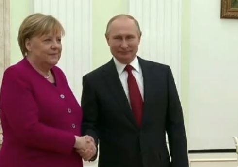 Ангела Меркел пристига в Москва Тя ще обсъди с президента