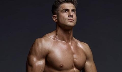 Иво Аръков се съблече, а Кобилкина не остана безпристрастна