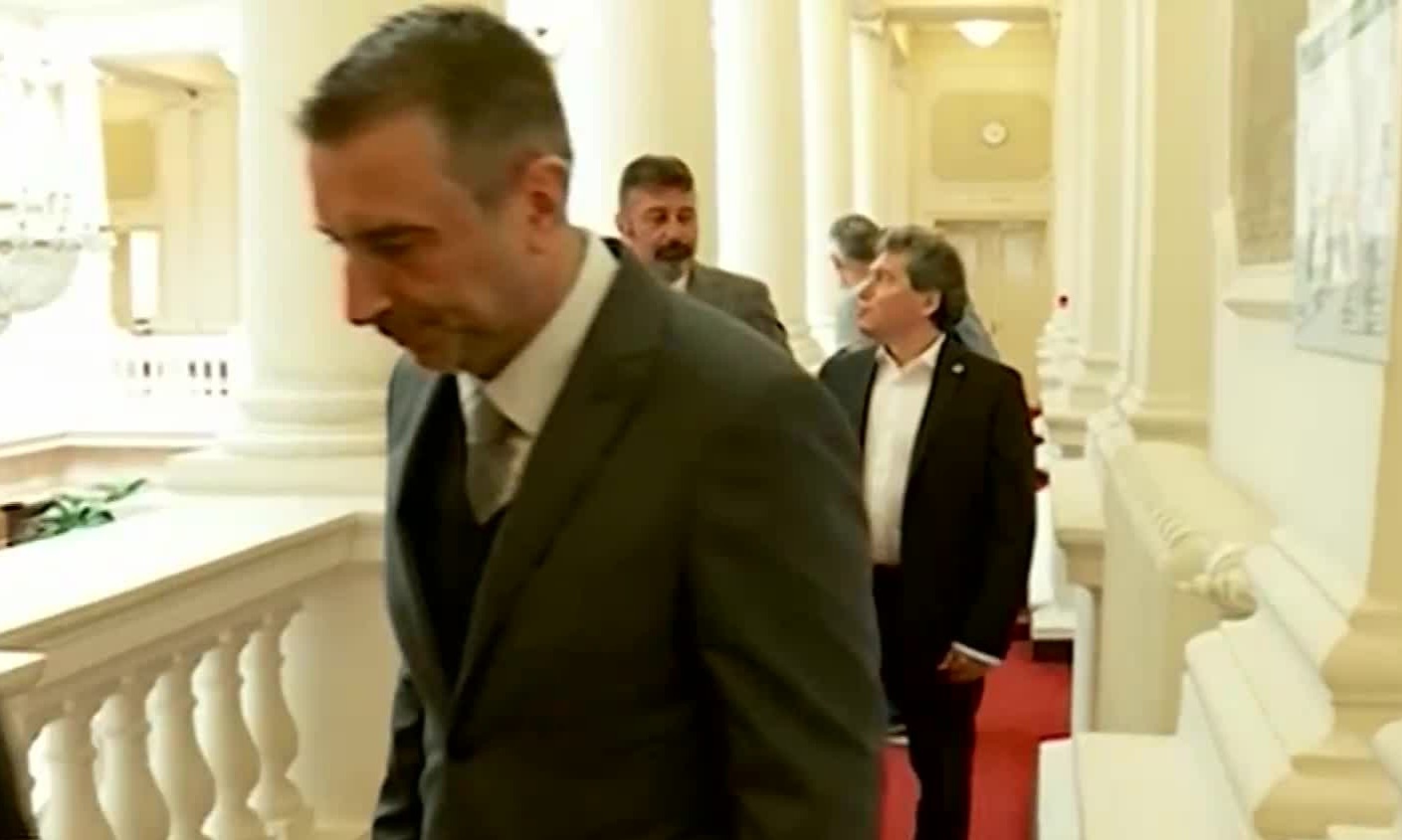 Продължават политическите коментари за това възможно ли е изобщо съставяне