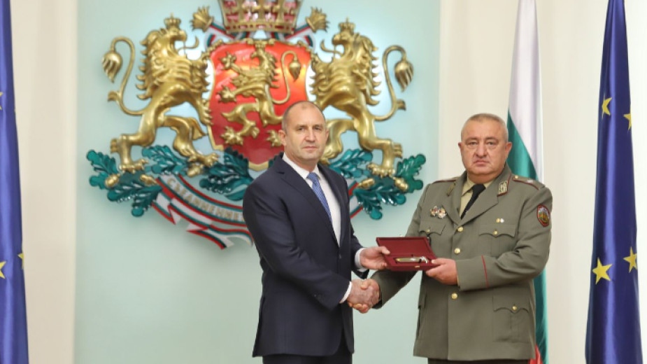 Президентът Румен Радев назначи бригаден генерал Валери Цолов на длъжността
