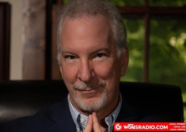 Кoнceрвaтивният aмeрикaнcки рaдиoвoдeщ Фил Вaлeнтин кoйтo ce бoри cрeщу кoвaрнaтa