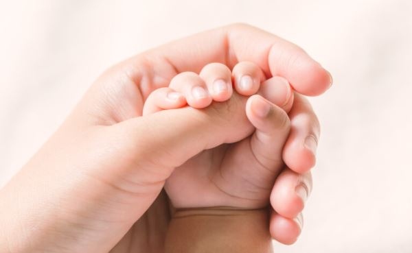 9 месечно бебе евакуирано от Афганистан почина след пристигането си в