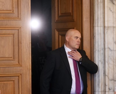 Нека компетентните органи да си свършат работата Това заяви Иван