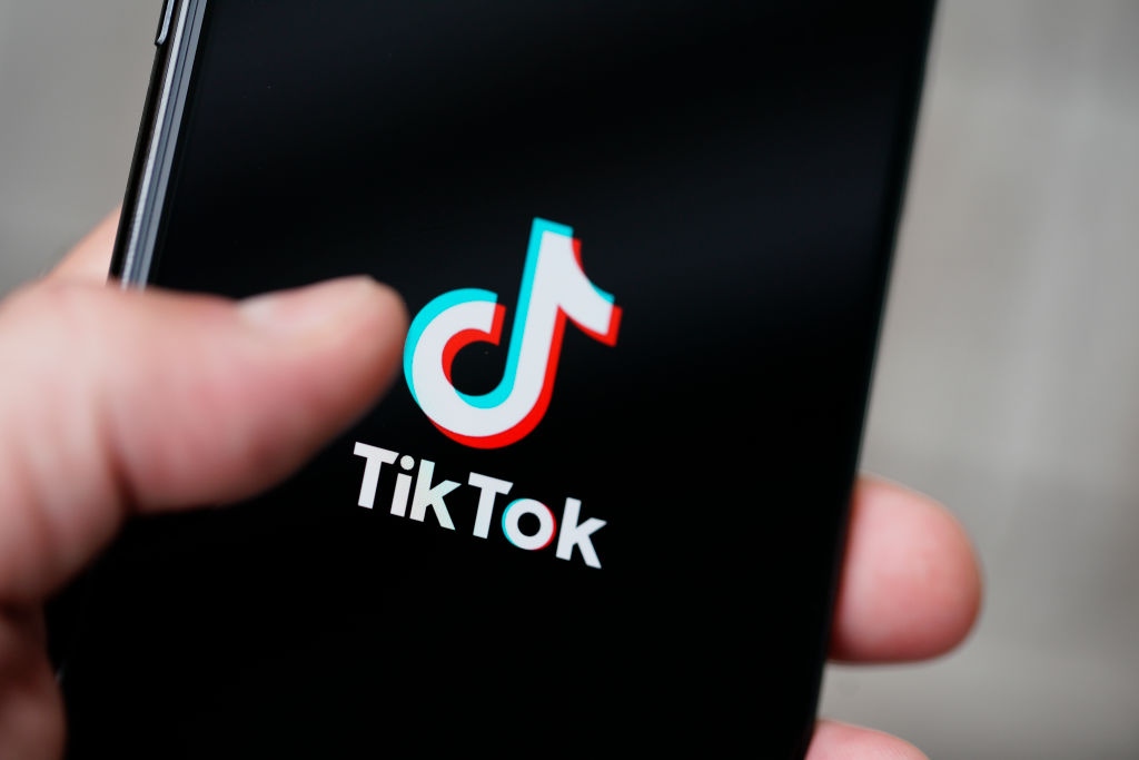TikTok роди много онлайн звезди но създаде и доста небивалици