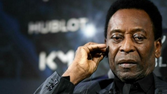 Оперираха Пеле