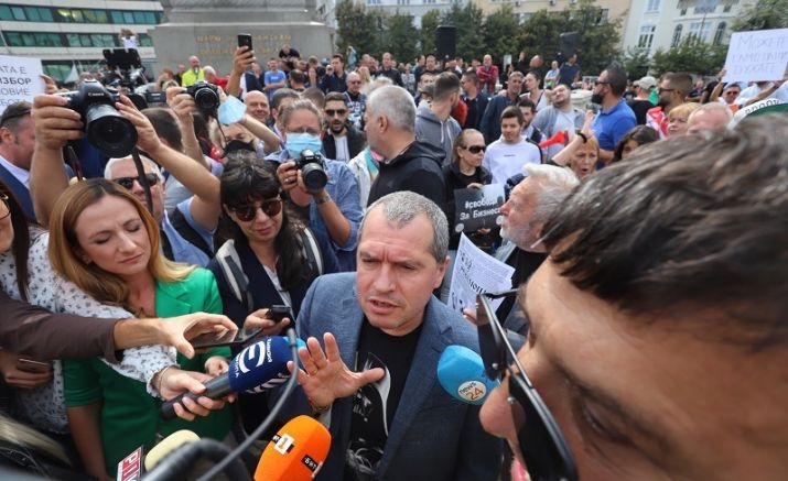 Ресторантьори и хотелиери изгониха Тошко Йорданов Мая Манолова и Арман