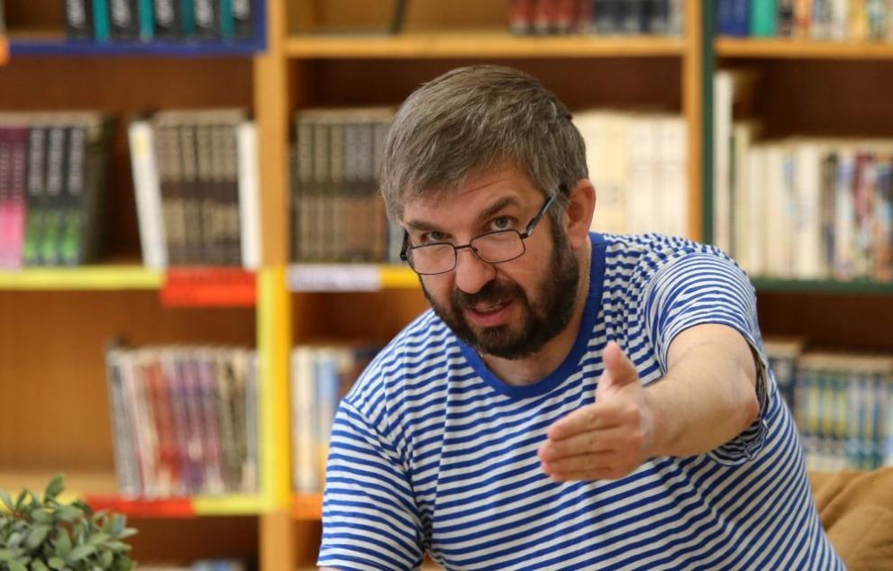 На 50 годишна възраст почина поетът преподавател журналист и литературен критик