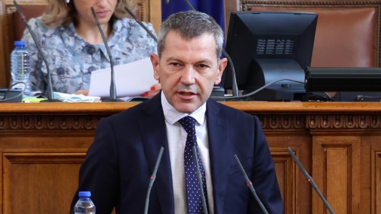 Служебният министър на транспорта Георги Тодоров беше изслушан в парламента