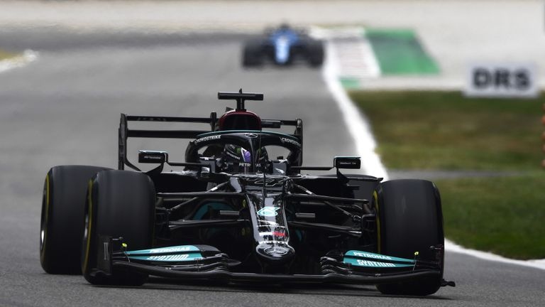 Световният шампион Люис Хамилтън с Мерцедес постигна най добър резултат в