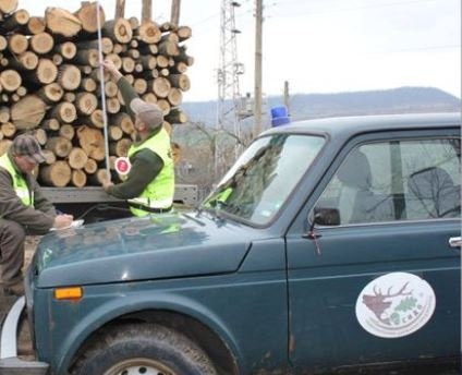 Агенцията по горите спира всички назначения и дава бонус 100