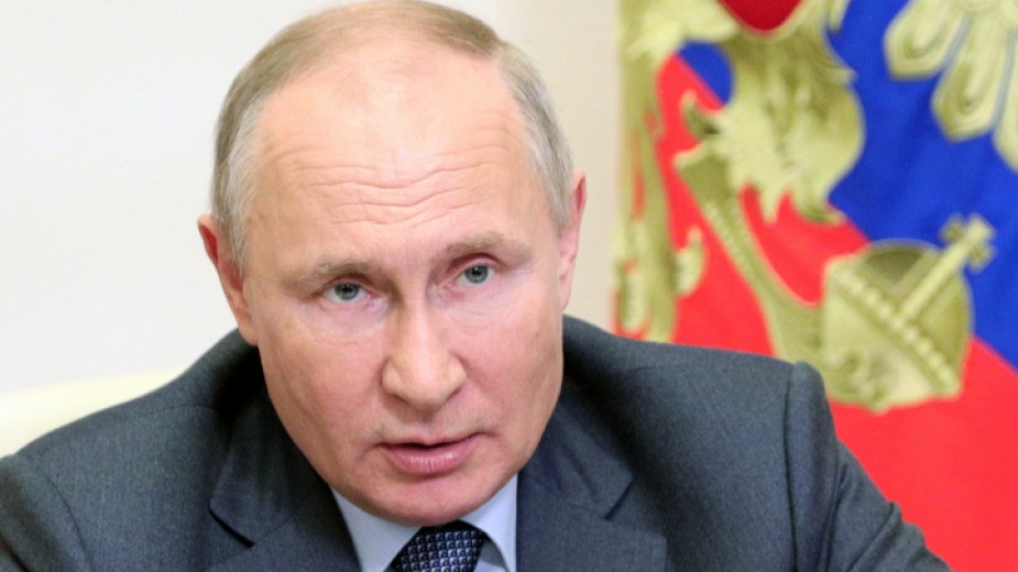 Руският президент Владимир Путин излиза в самоизолация защото в неговото