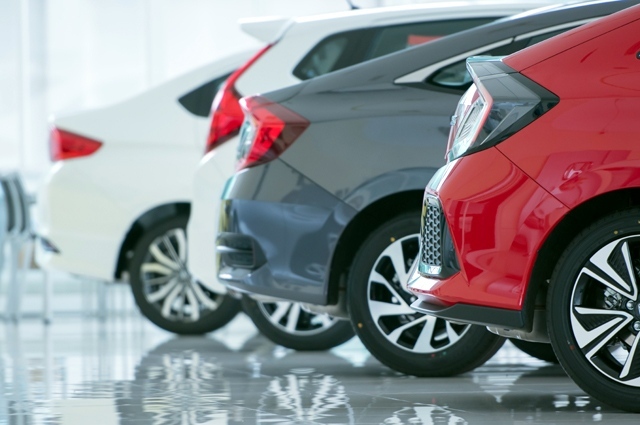 Рязък спад на продажбите на нови коли