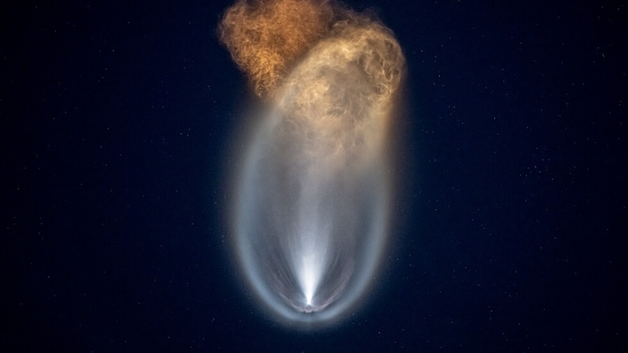 Космическите туристи на борда на капсула на SpaceX се върнаха на Земята