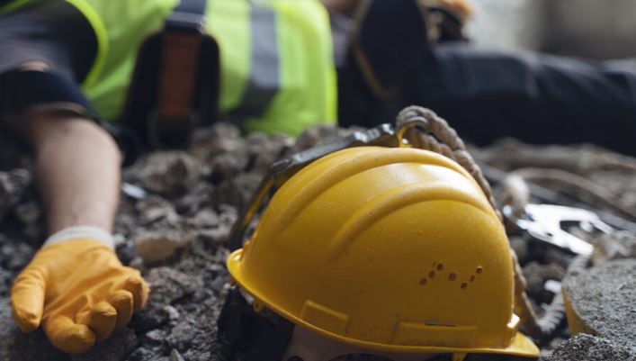 Работник почина след инцидент на строителен обект в София съобщават