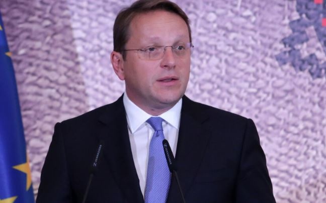 Еврокомисарят по разширяването на съюза Оливер Вархеи ще бъде на